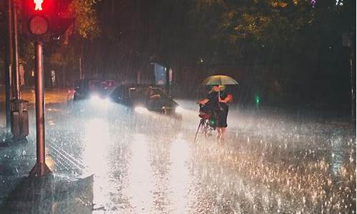 滂沱大雨的意思_滂沱大雨的意思和解释